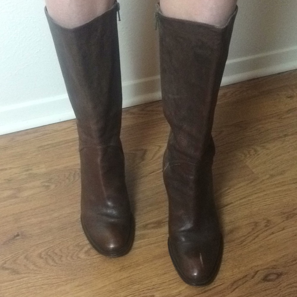 Boots - Picture 2 of 3